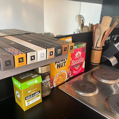 Проживание в семье Luxurious Entire With Grand Living Space And Panoramic Balcony Views *