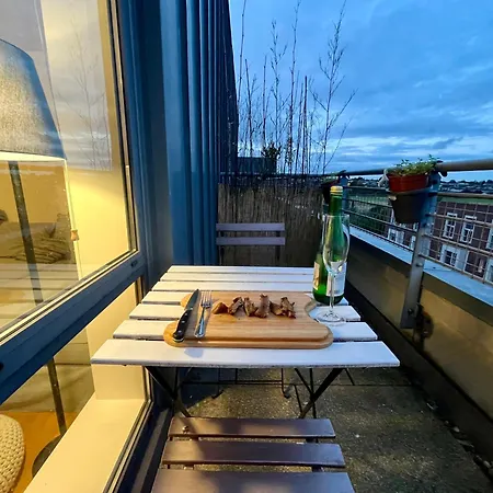 Luxurious Entire With Grand Living Space And Panoramic Balcony Views Dublin