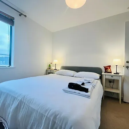 Quarto em Acomodações Particulares Luxurious Entire With Grand Living Space And Panoramic Balcony Views Dublin