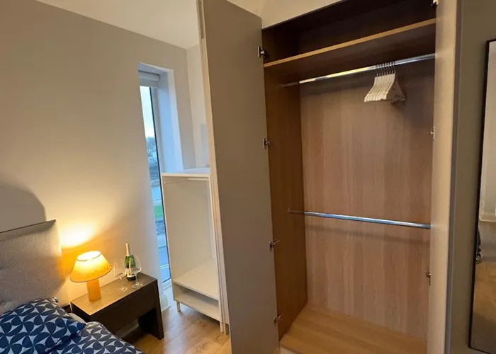 Luxurious Entire With Grand Living Space And Panoramic Balcony Views * Dublín