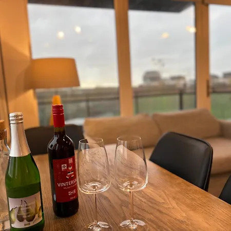 Δωμάτια σε οικογενειακή κατοικία Luxurious Entire With Grand Living Space And Panoramic Balcony Views Δουβλίνο